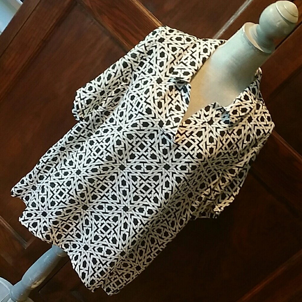 Black and White geometric print shirt